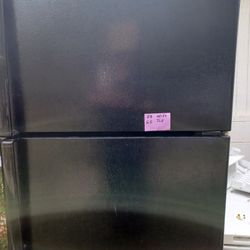 Refrigerator Top Freezer Like Brand New 5 Months Warranty 