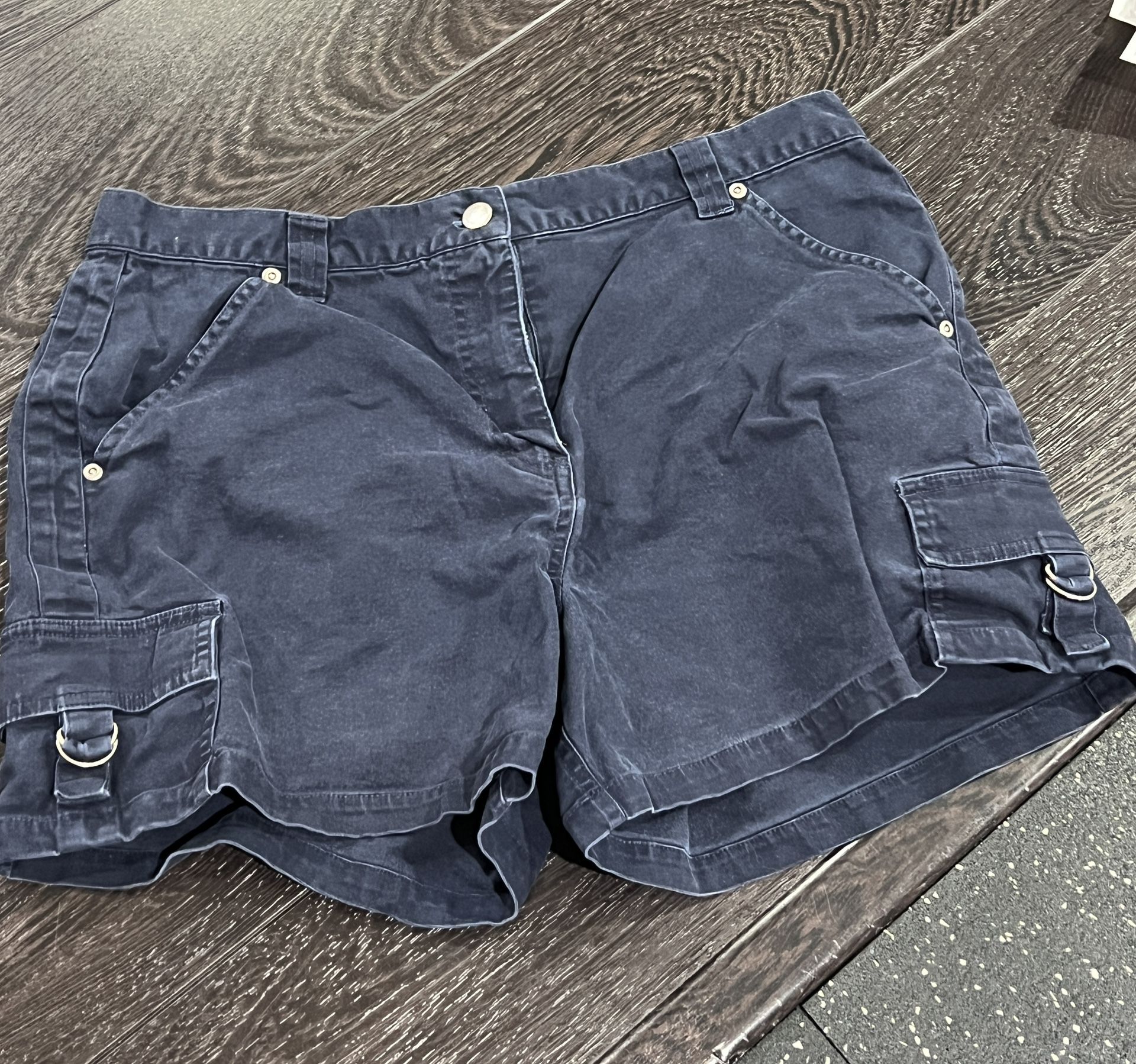 Women’s Falls Creek shorts size 16 Navy Blue