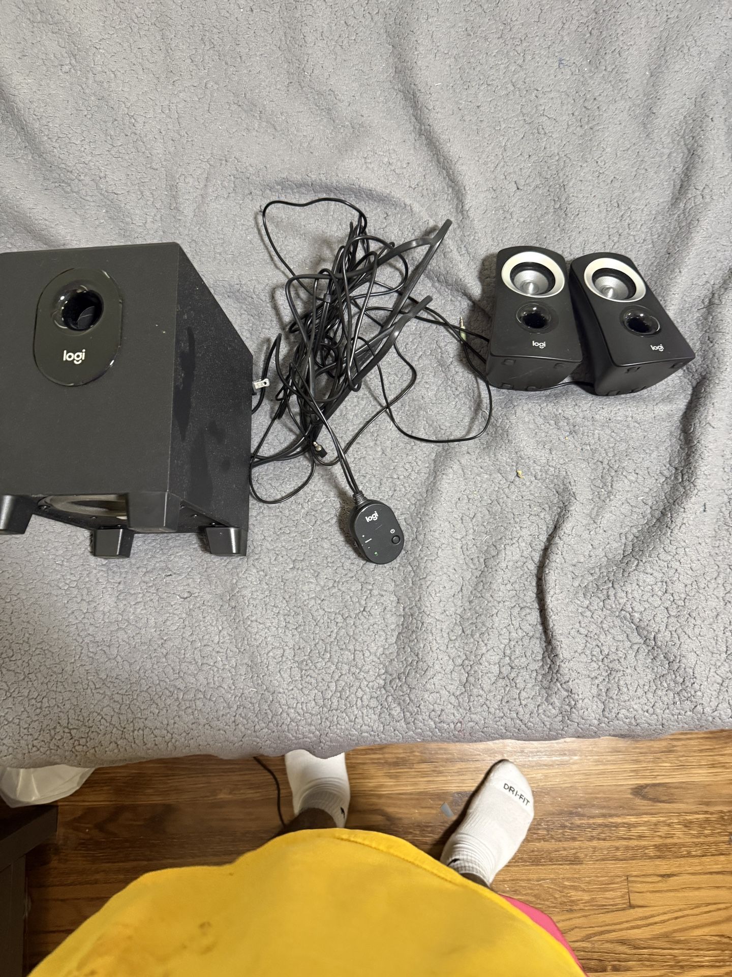 logitech pc speakers
