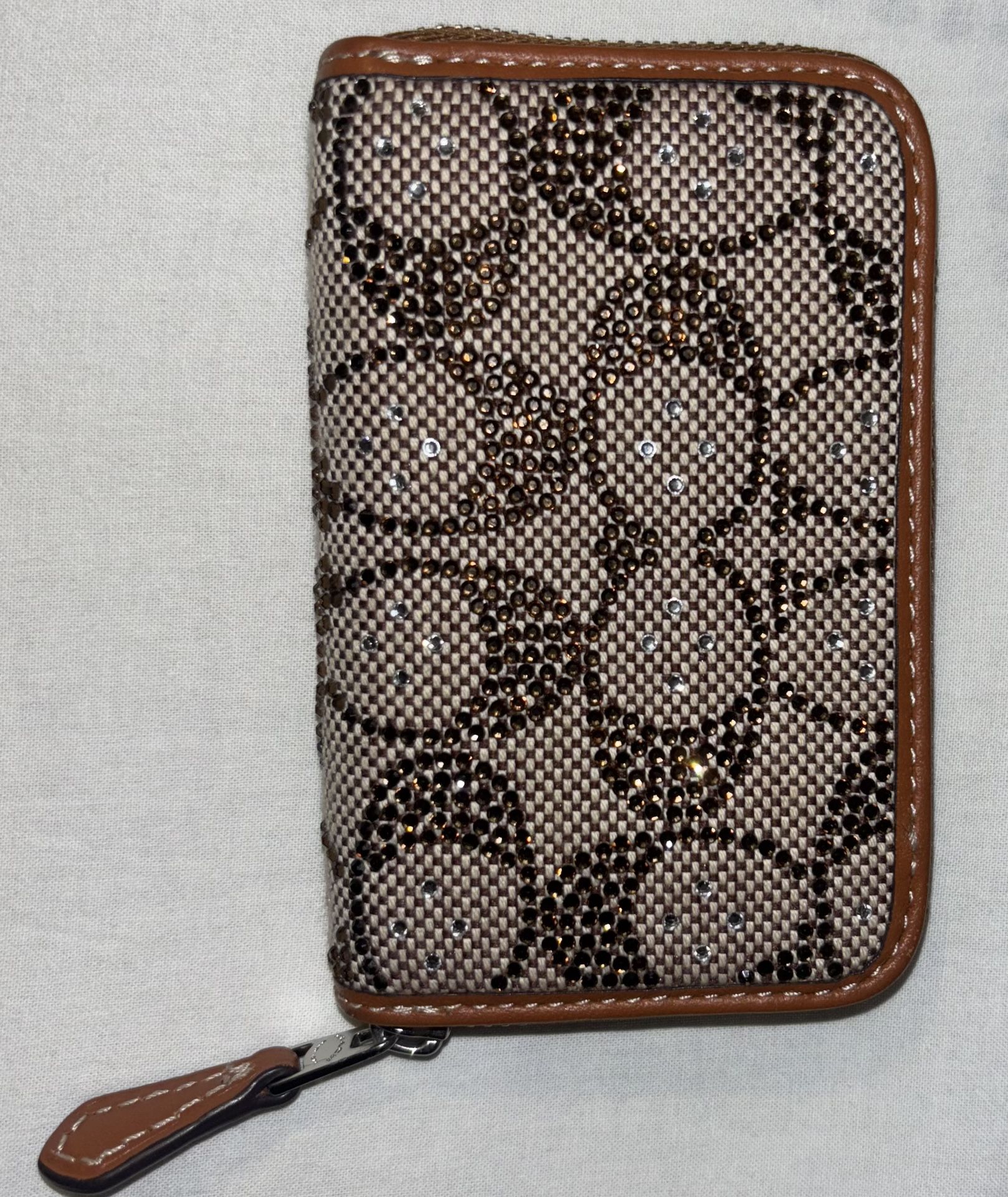 Essential Small Zip Card Case
