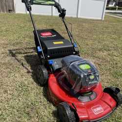 Self Propelled Toro Lawn Mower 22 Inch 60V 