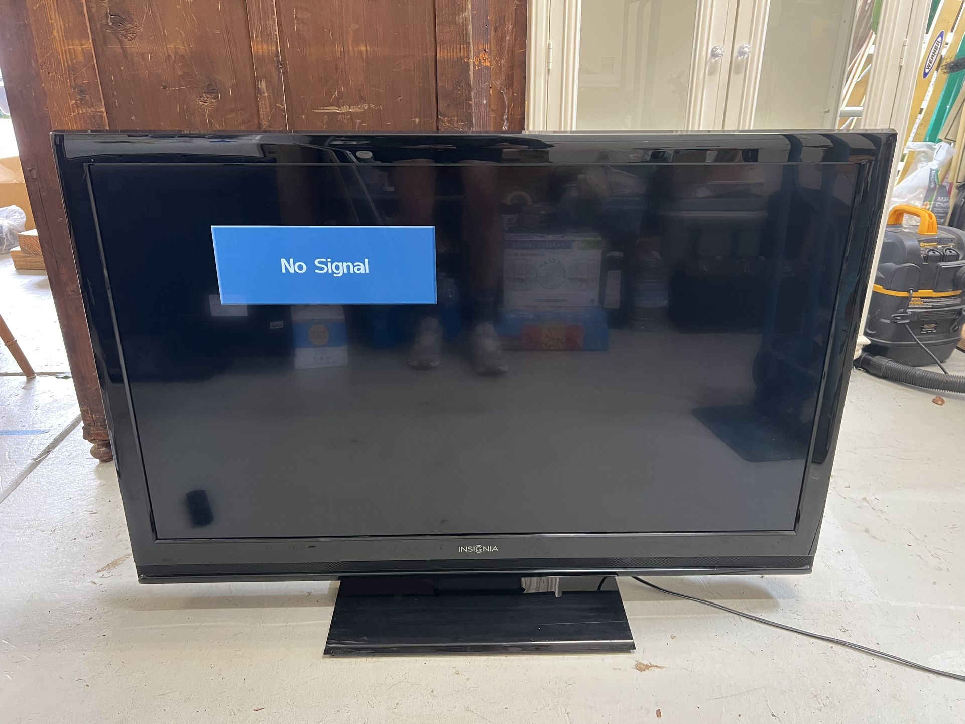 46” Insignia HD TV + Amazon Fire Stick