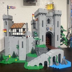 Lion Knights Castle LEGO