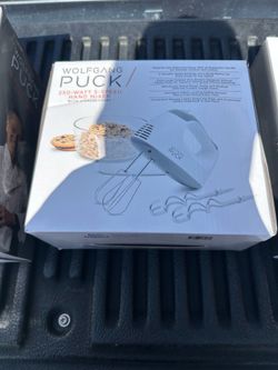Hand mixer , mixing bowl, glass baker.