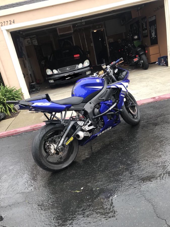 03 Yamaha R6 stunt bike (street legal)