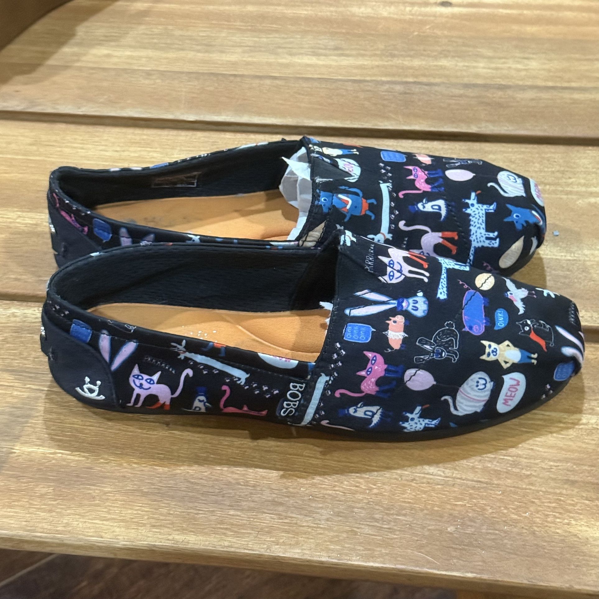 BOBS for Dogs by Skechers Women’s Flats • Size 7 • Black w/ Animal Design