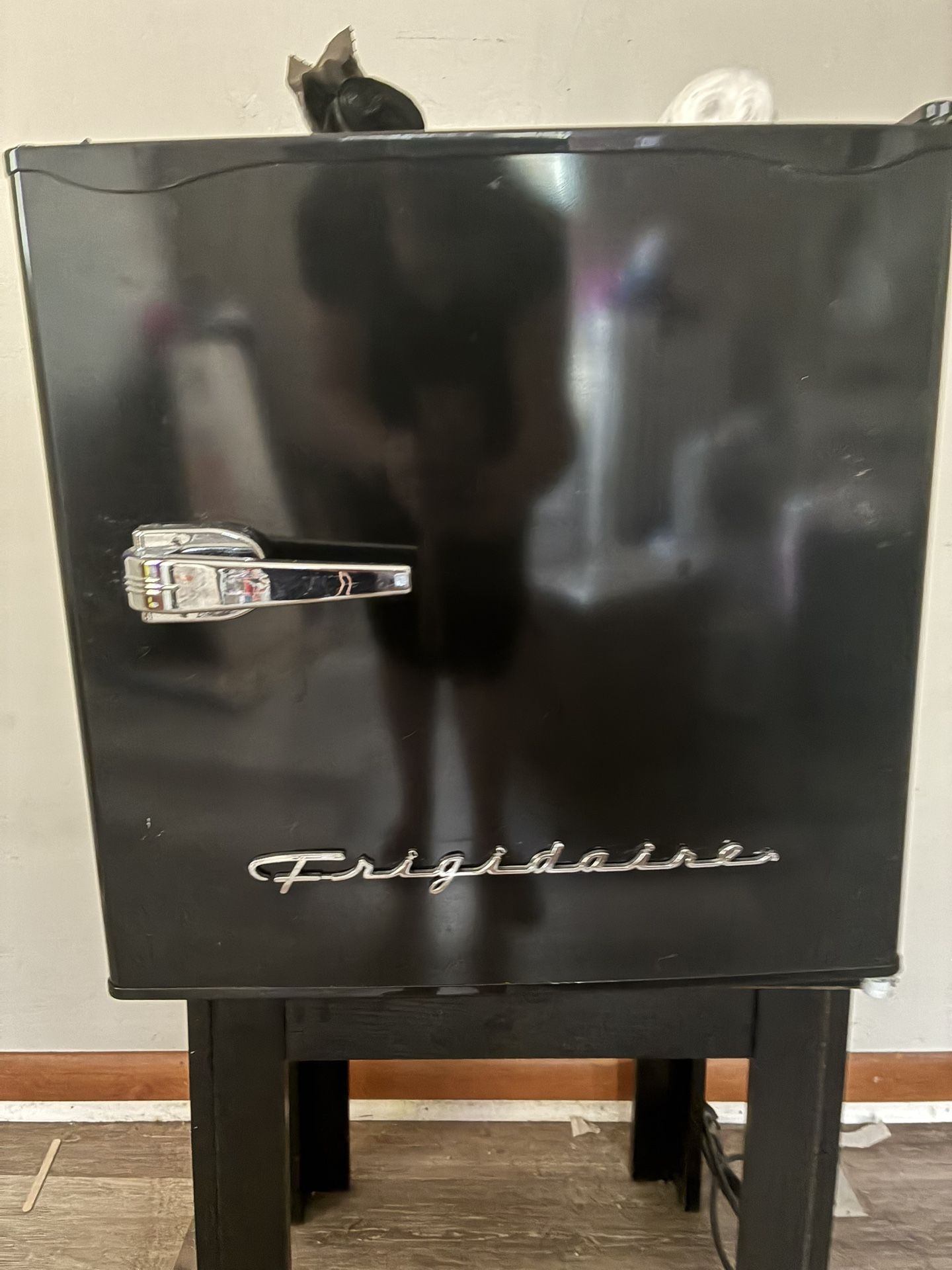 Frigidaire 1.6cu ft Retro Dry Erase Mini Fridge