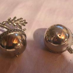 Acorn Salt & Pepper Shakers 