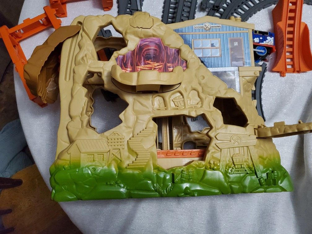 Volcano Drop Thomas Trackmaster