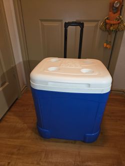 60 quart igloo ice chest with wheels and extension handle