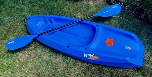 Kid’s kayak (130 lb max)