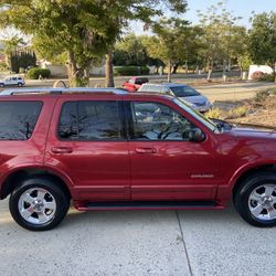 2004 Ford Explorer