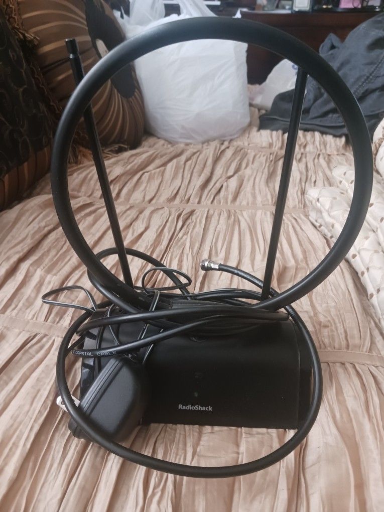 RADIO SHACK TV ANTENNA
