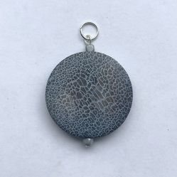 🔵 Pretty, blue gray crackled beaded pendant