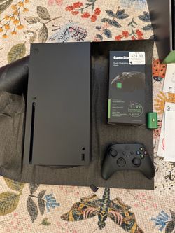 Xbox 1TB Disc gaming set up