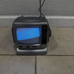 Coby 5" Black & White TV With AM/FM Radio . New . Open Box . 