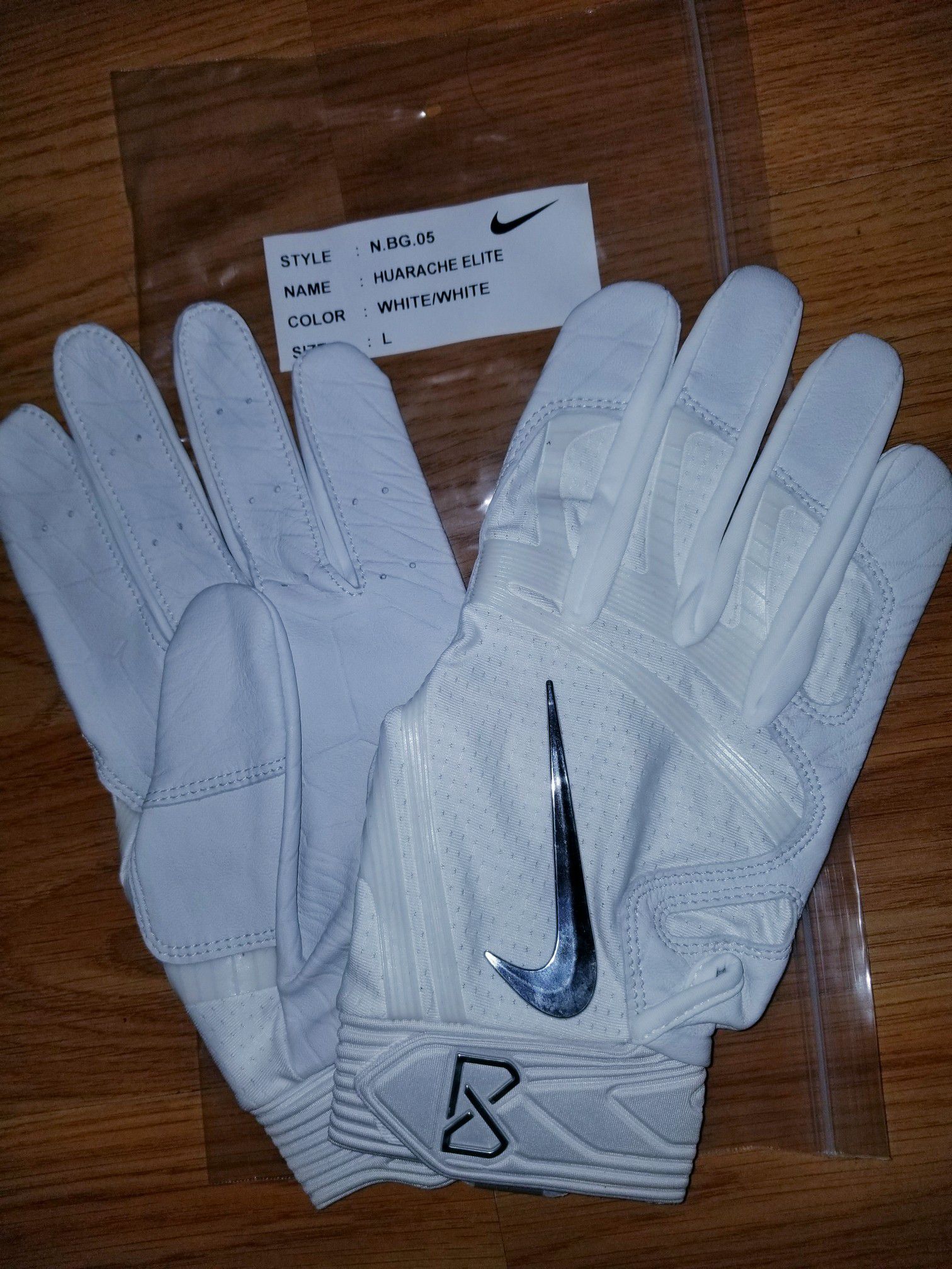 Brand New Nike Huarache Elite WHITE/WHITE Baseball Batting gloves Adult Large