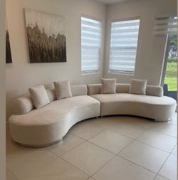 Brand New Sectional Sofa with Pillows - Fast Delivery 🚚