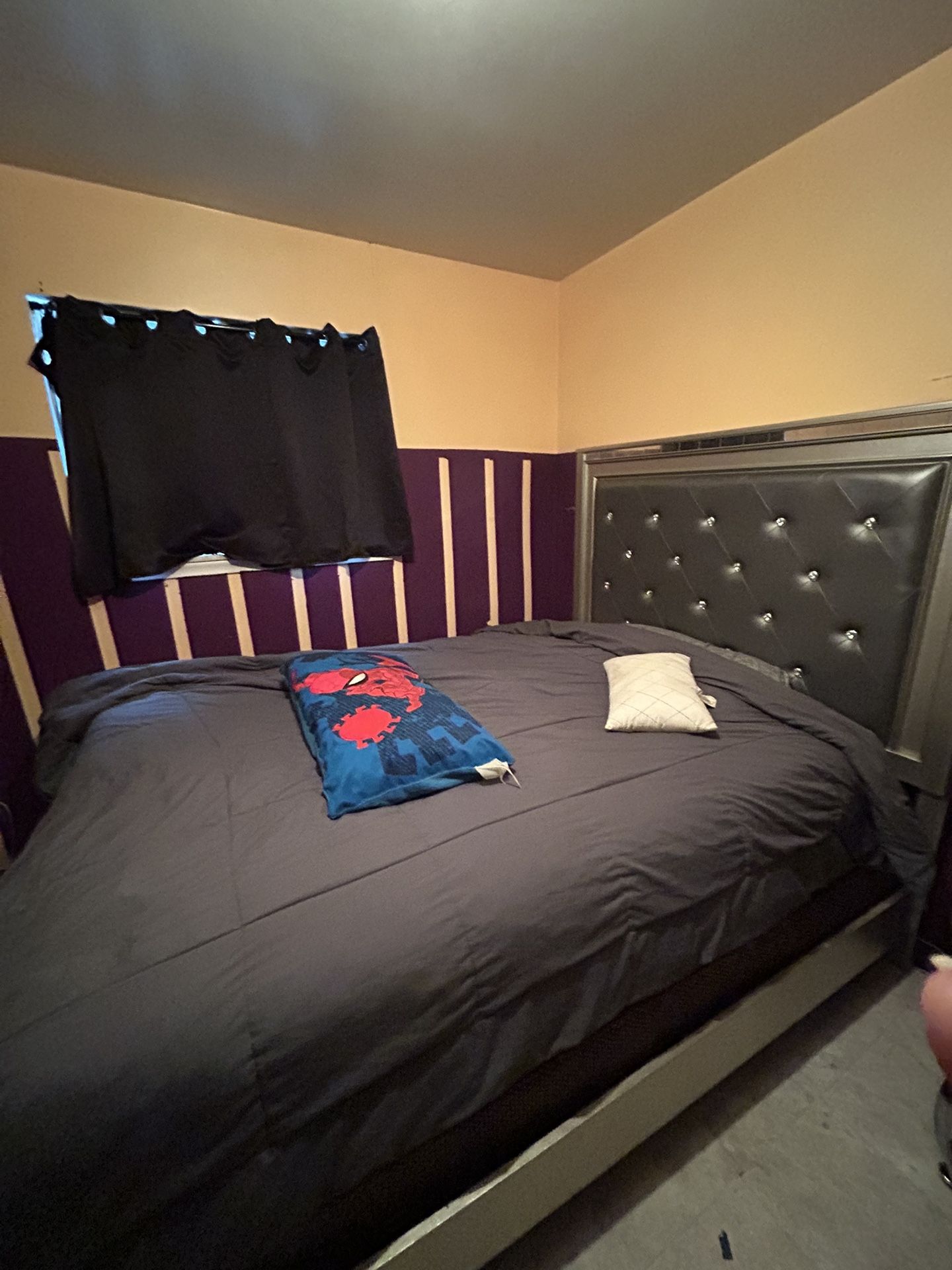 Bed Frame/Set( Barret Leather Glam Bed)