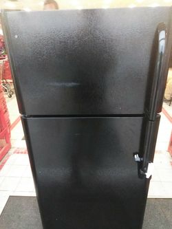 Black 23cu Refrigerator