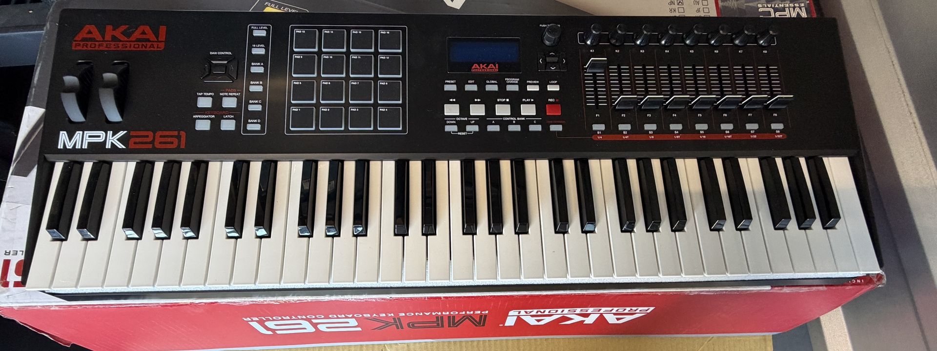 MINT AKAI Professional MPK261 Keyboard Unused Open Box