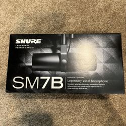 Shure SM7B 