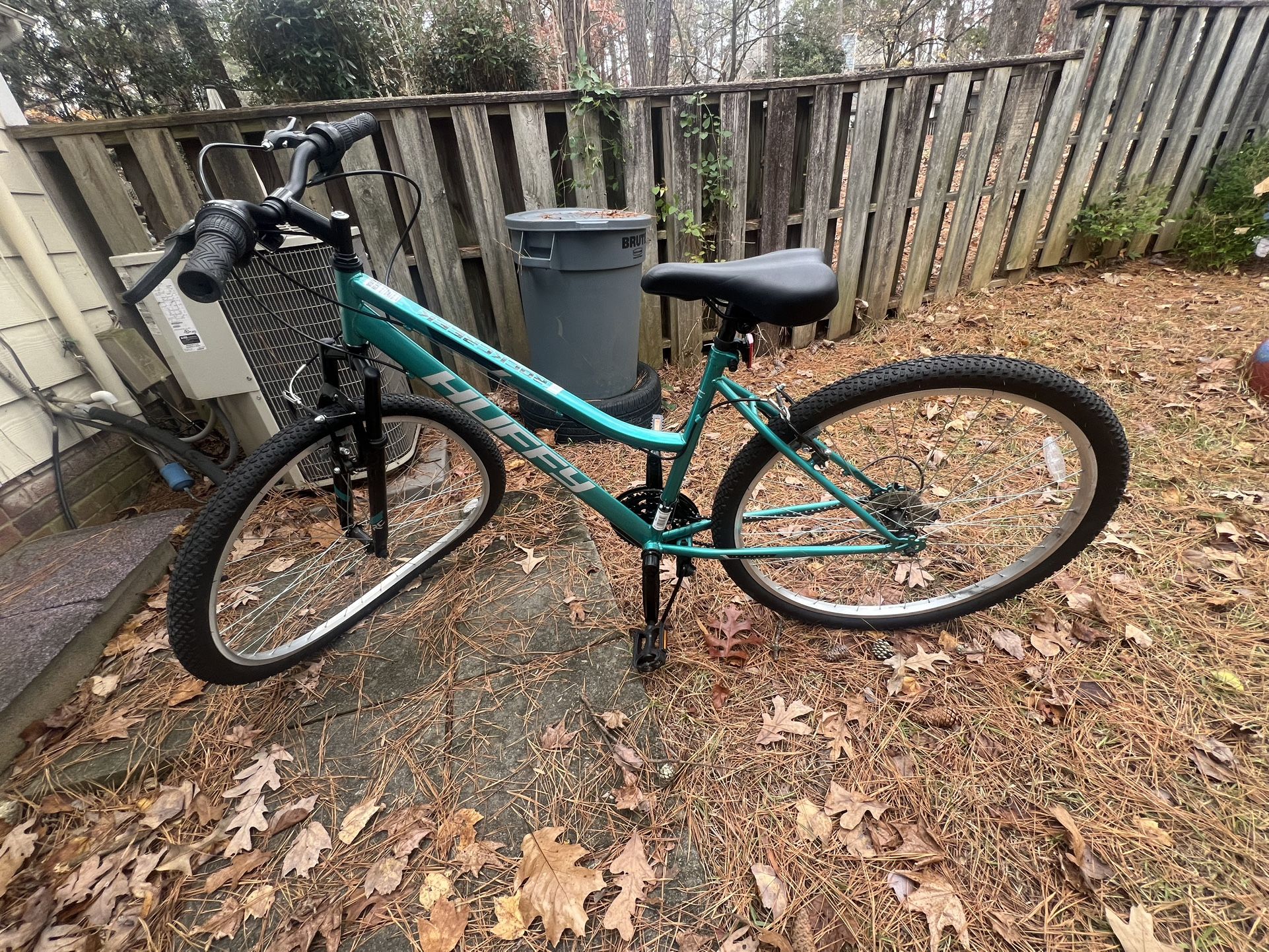 Huffyw Rock Creek Mountain Bike, 24" Wheels, Adult Ages 13+, 18-Speeds, Grey