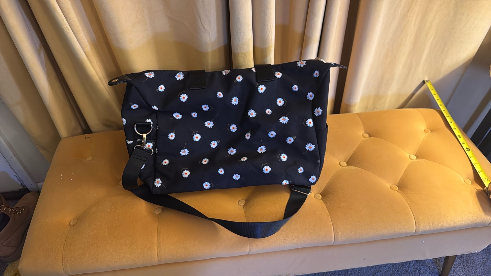 Alice + Olivia By Stacey Sendet Daisy Carryall Bag