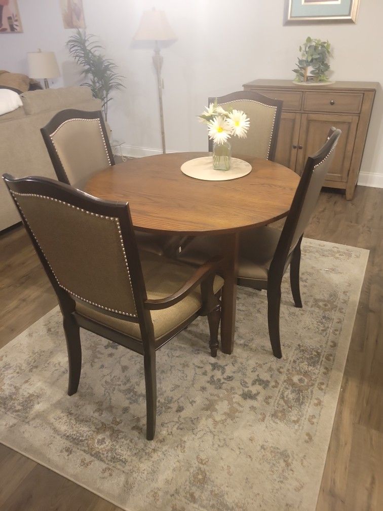 Kitchen Table With 4 Chairs