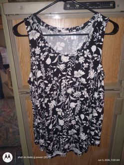 Old Navy size medium black with white flowers designs women's shirt