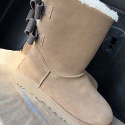 UGG Size 8 New !