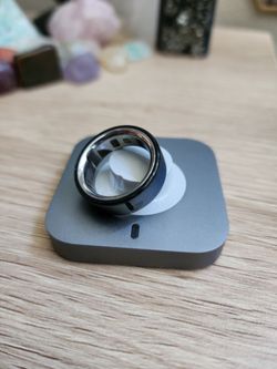Oura Ring 4 Black Size 9 + Charger | Excellent Condition