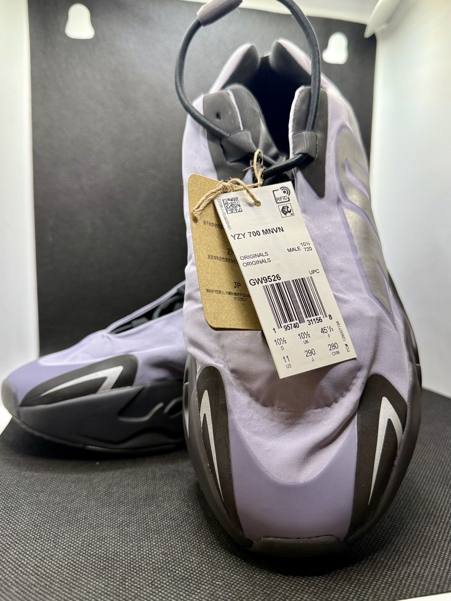 YEEZY 700 MNVN - Main Image