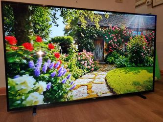 70" Philips Google Android Smart Tv 4k Excellent Condition.  Great Quality Pic Come With Remote . Delivery Available.  Cash Payment 
