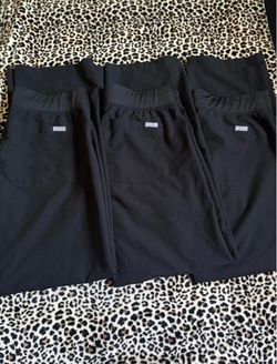 Women’s Livingston Basic/Straight-Leg Scrub Pants 3 Pairs