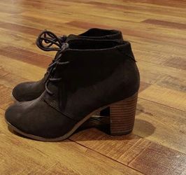 NWOT TOMS ankle boots dark brown size 6.5