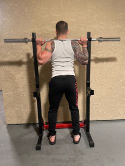 Adjustable squat rack