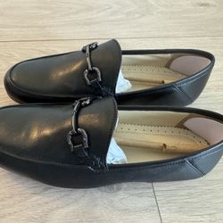 NIB Signature by Journee Collection GIIA Black Leather Loafers, Size 7