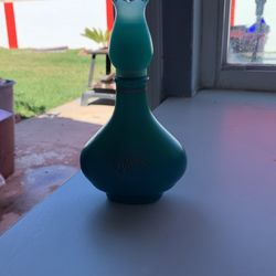 Avon rapture perfume very old bottle would be nice for collectors or so forth