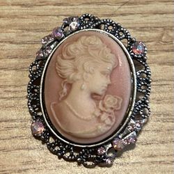 Jewelry Lot Cameo Hummingbird Brooch, Glass Floral Bracelet, Ring Size 6 3/4 Very Nice Lot Vintage To Now 