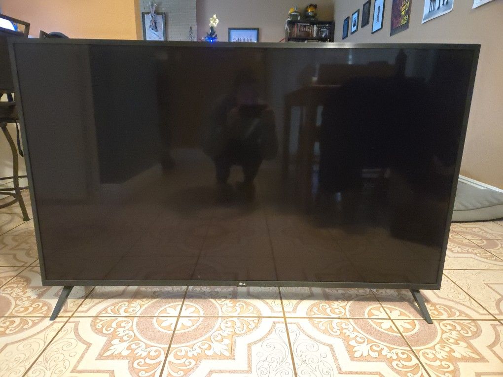 LG 55 Inch TV