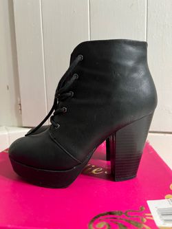 Candie’s Heeled Booties - Blk/6