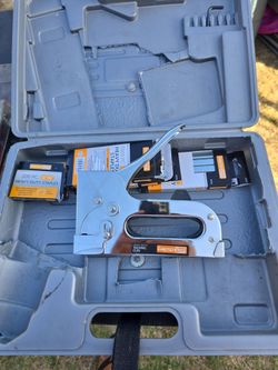 Staple gun