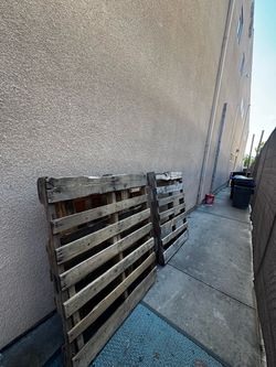 FREE PALLETS