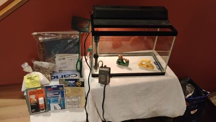 Aquarium 5 gallon with accessories