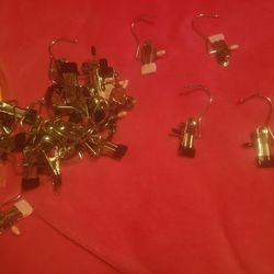 Hanging Clips. Great For Hanging Wigs. 🆕