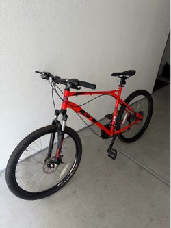 GT Aggressor Pro 27.5” Mountain Bike – XL Frame – Excellent Condition