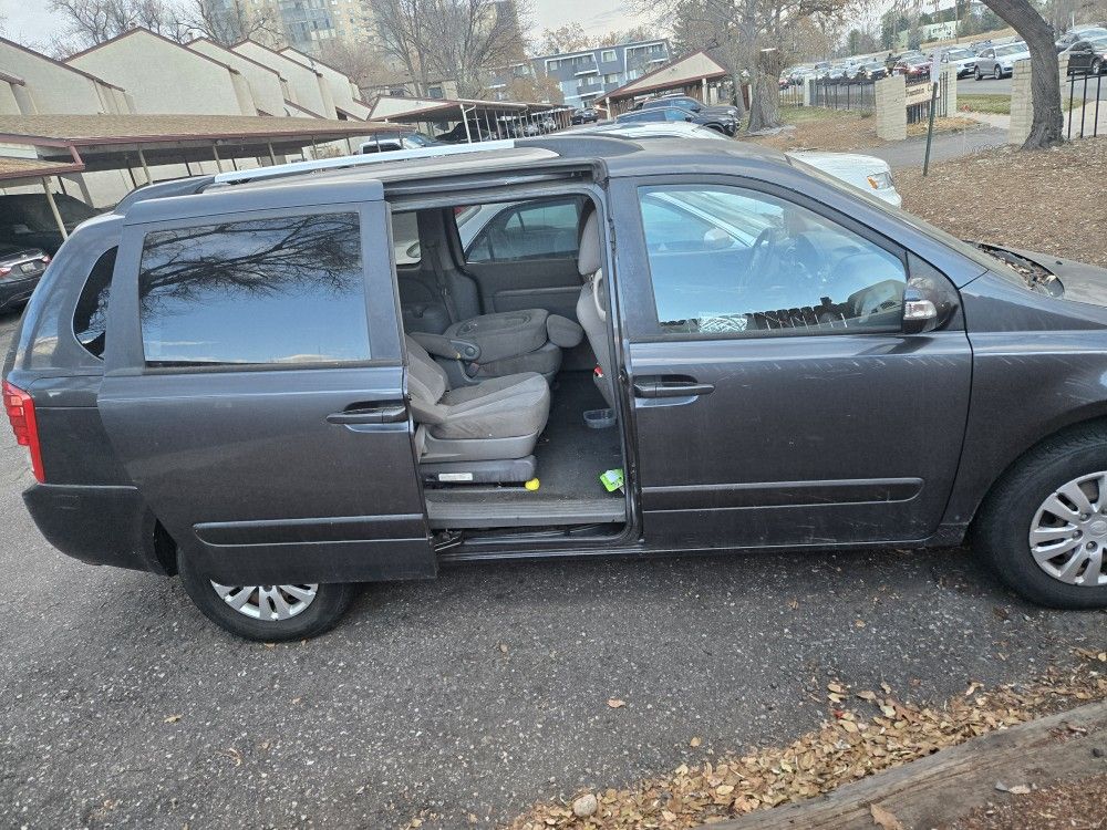 2012 KIA Sedona