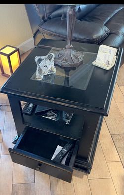 Coffe Table and 2 end tables