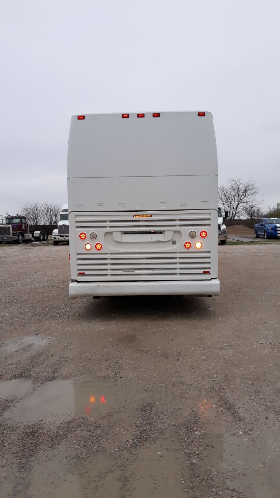 Prevost Bus H3-45 2006 Diagnostics and repair also PM services just like your prevost I take care or your coach